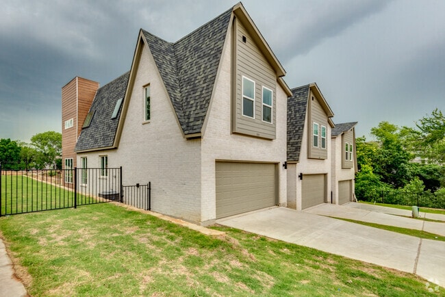 Building Photo - 333 Oakbend Dr
