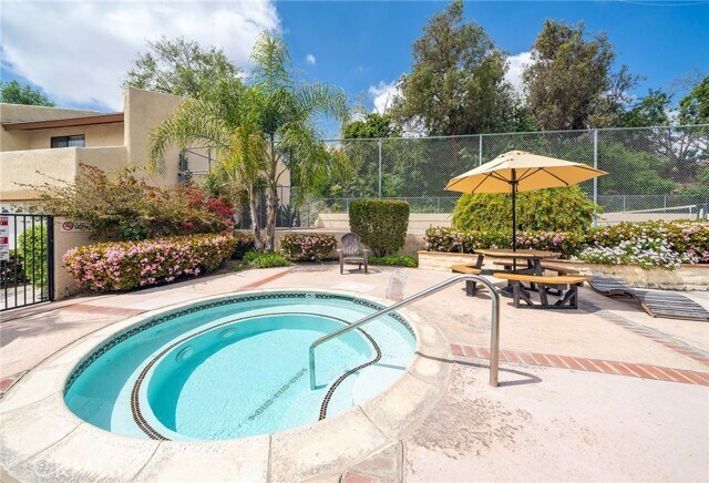 Foto del edificio - 1600 Vía Linda