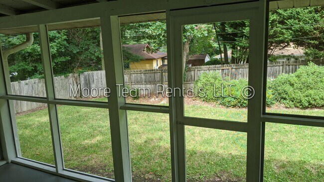 Foto del edificio - 710 Oak Terrace Ln