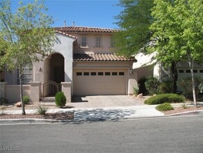 Building Photo - 2277 Summer Home St