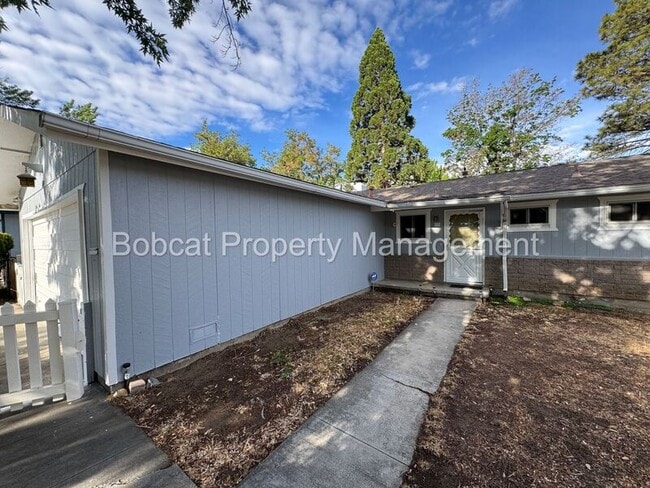Building Photo - 1316 Stanford Dr