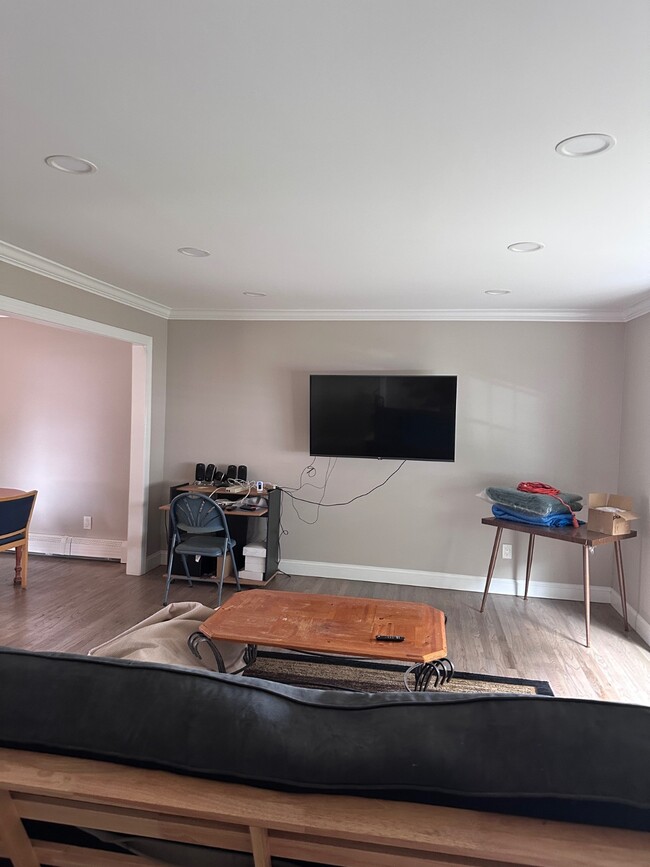 Building Photo - 107 Fairview Ave