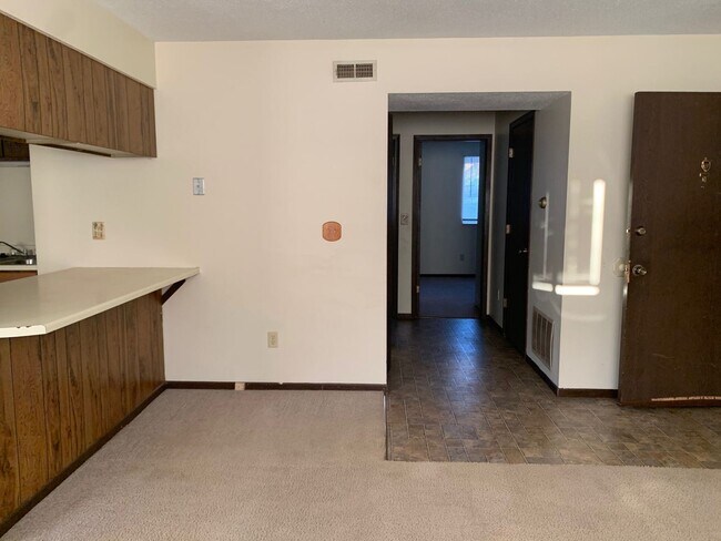 Building Photo - 25 Southwinds Cir