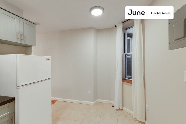 Foto del edificio - 306 East 83rd Street