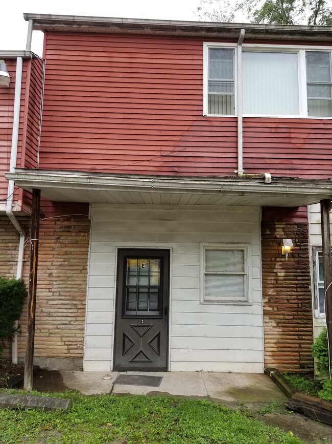 48 W 4th St Unit E, Westover, WV 26501 - Apartments in Westover, WV ...