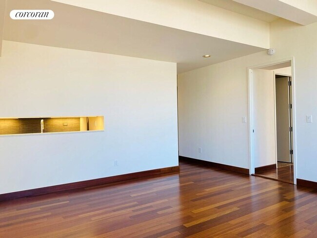 Foto del edificio - 305 E 63rd St