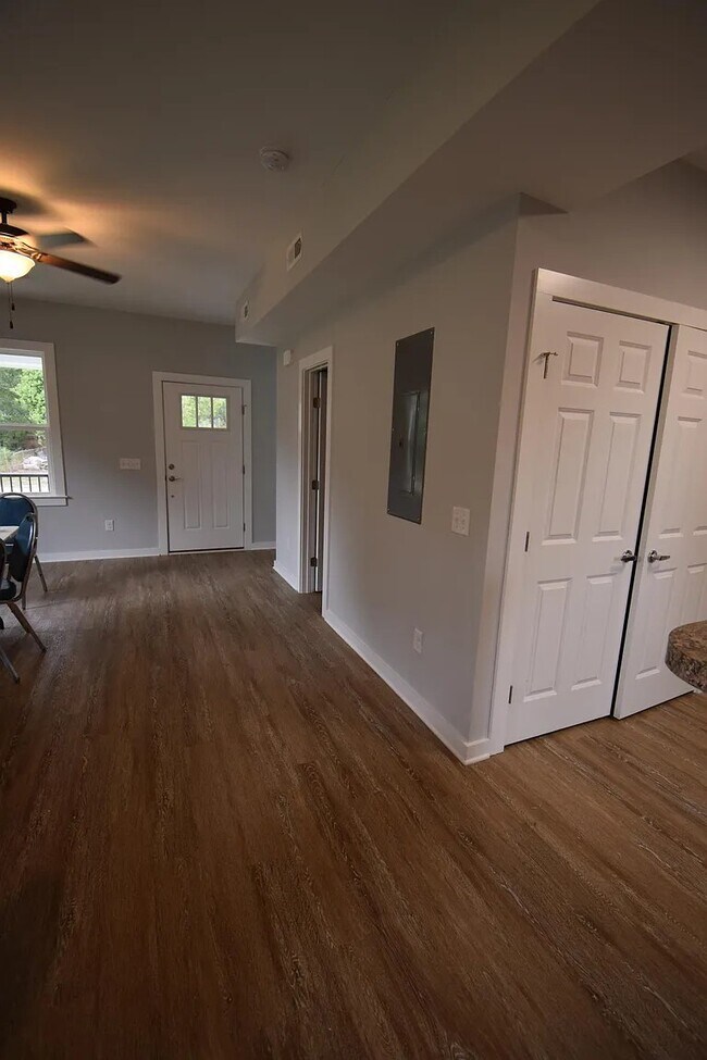 Foto del edificio - 1907 Grayson St