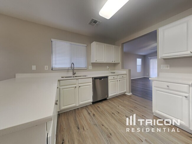 Building Photo - 12435 W Mandalay Lane El Mirage AZ