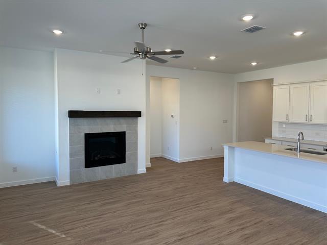 Foto del edificio - 148 Breeds Hl Rd