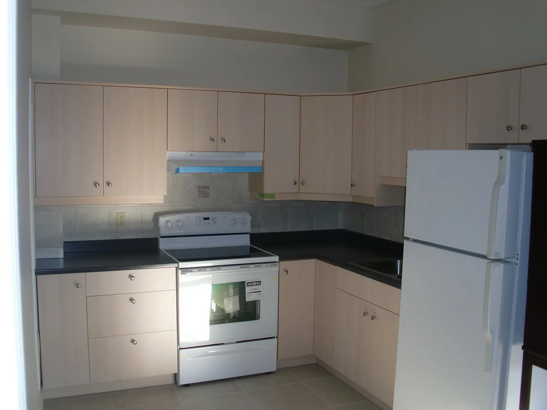 Primary Photo - 1 Flora St