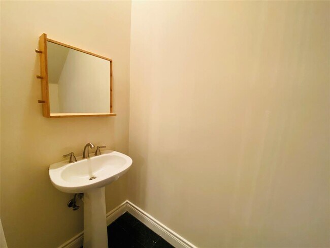 Foto del edificio - 3214 S Pemberton Cir Dr