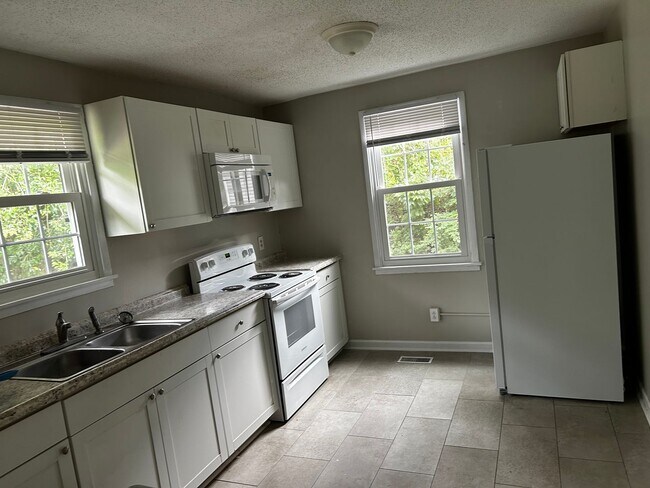 Foto del edificio - 3 BR 1 BA Jacksonville