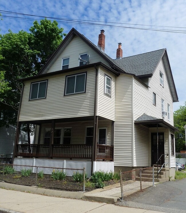Building Photo - 90 Nichols St