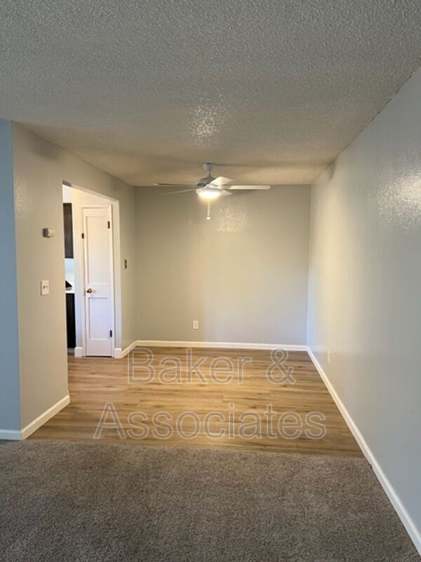 Foto del edificio - 400 Korbel Pl