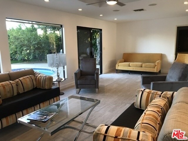 Foto del edificio - 37300 Palmdale Rd