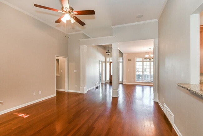 Building Photo - 374 Steadman Ln