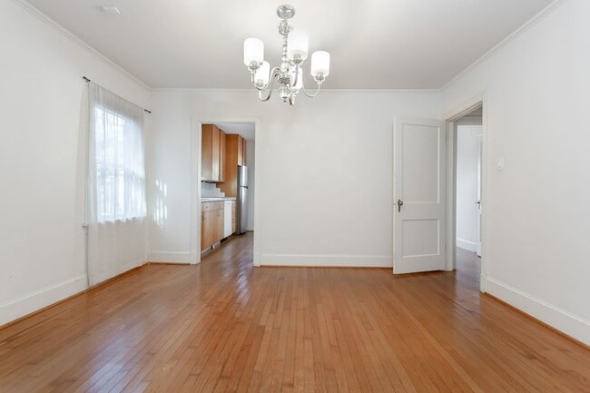 Building Photo - 5543 McCommas Blvd