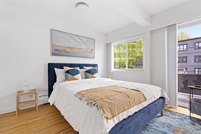 Photo du bâtiment - 1550 W 11th Ave