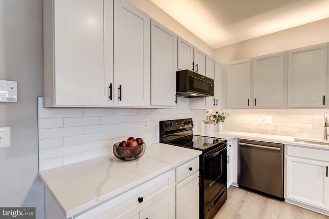 Foto del edificio - 44848 Tiverton Sq