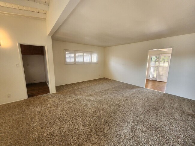 Foto del edificio - Beautiful 3B/1.5Bath Home in Gardena: $3,8...