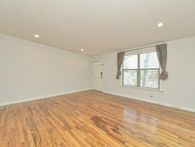 Foto del edificio - 4408 Mt Vernon Dr