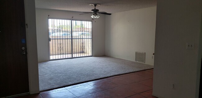 Building Photo - 810 S Langley Ave