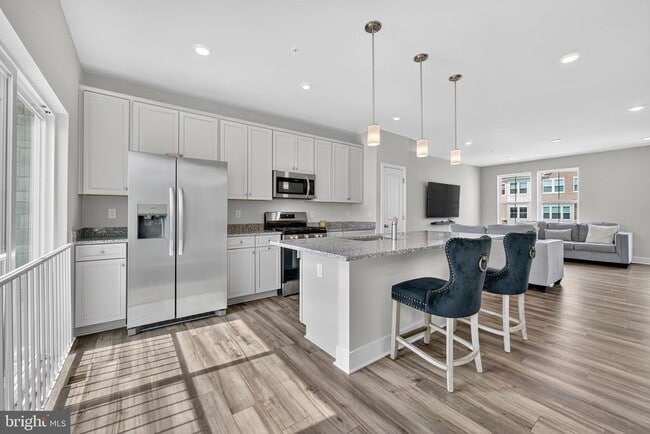 Building Photo - 10898 Drummond Pl