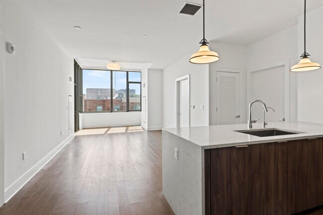 Building Photo - 9 Ave at Port Imperial