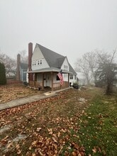 Building Photo - 1910 Hst W 10th St