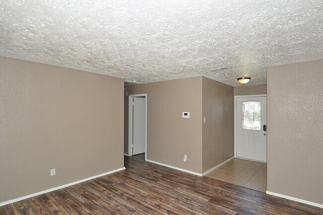 Foto del edificio - 5418 Heronwood Dr