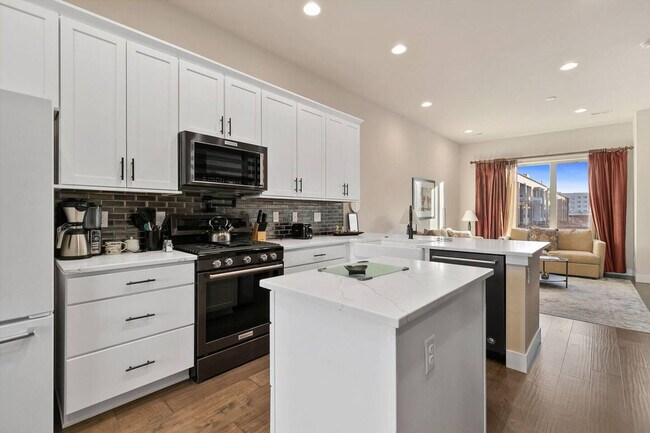 Building Photo - 1688 Quitman St