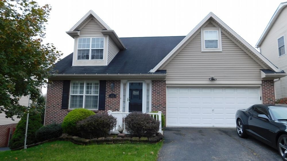 Primary Photo - 154 Oak Brook Circle 3 Bedroom Home