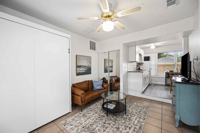 Foto del edificio - 3613 Belmont Blvd