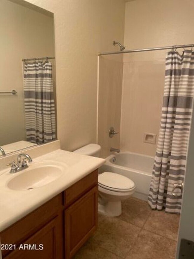 Foto del edificio - LARGE 4 BEDROOM HOME IN ANTHEM WEST