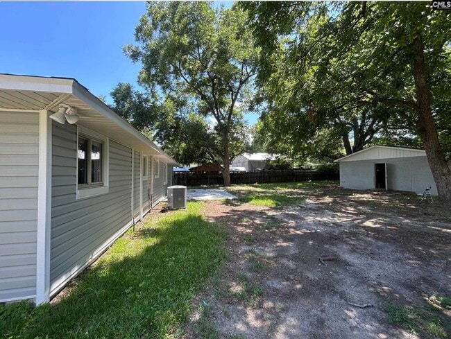 Building Photo - 236 Cardinal Dr