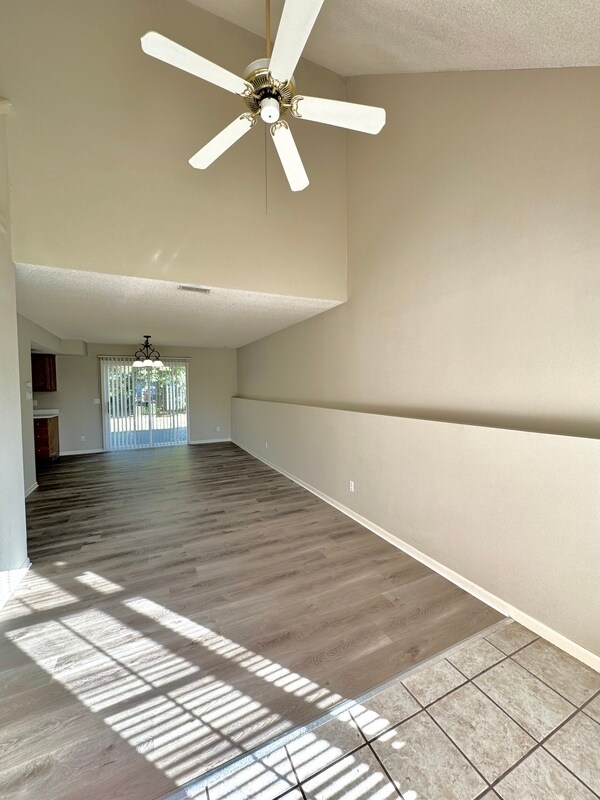 Building Photo - 8910 NE 73rd Ct