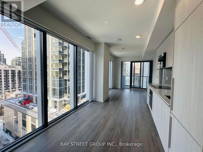 Building Photo - 8 Cumberland St