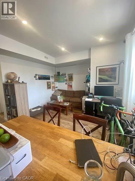 Building Photo - 214 Duke St E