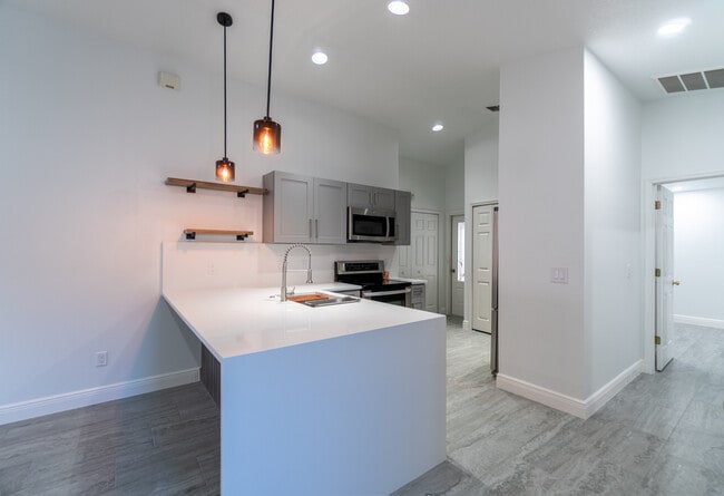 Building Photo - 1903 Seatonham St