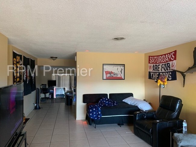 Foto del edificio - Duplex Available in Fort Lauderdale