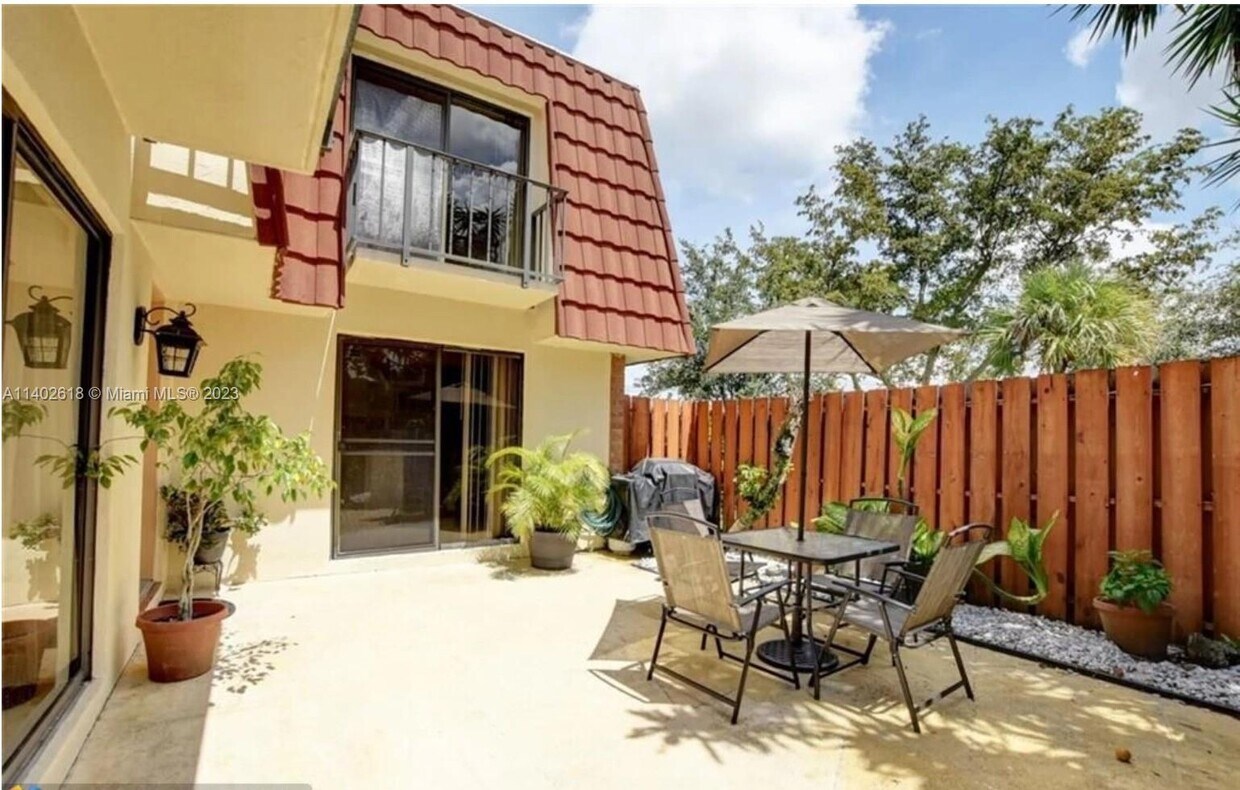 Foto principal - 3103 Spanish Wells Dr