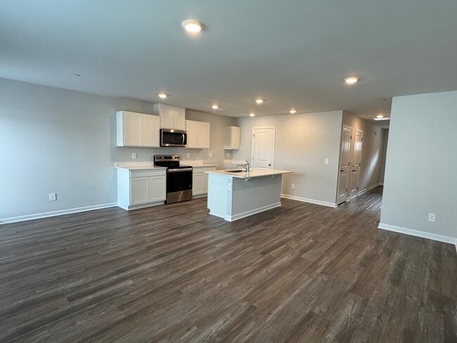 Building Photo - 153 Mackenzie Wy