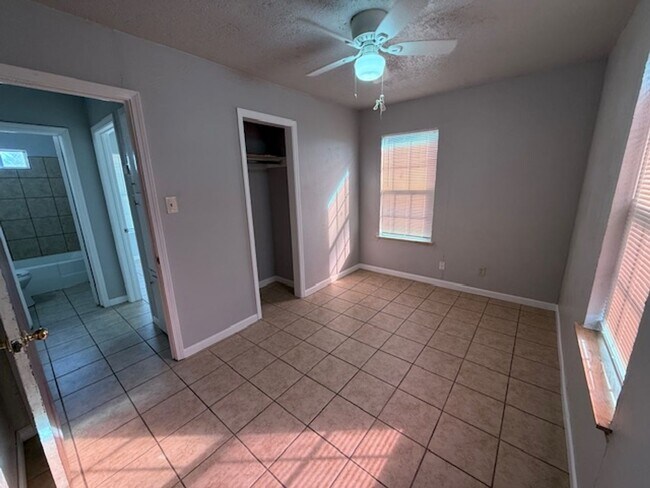 Foto del edificio - Super cute Home!