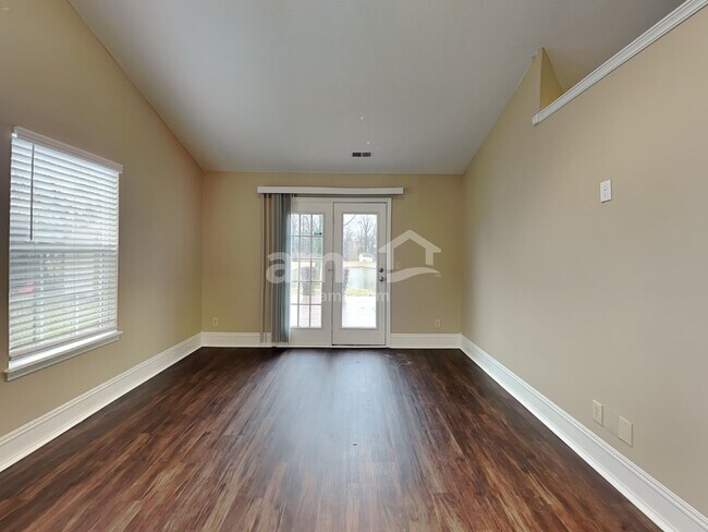 Foto del edificio - 7818 Bent Willow Drive