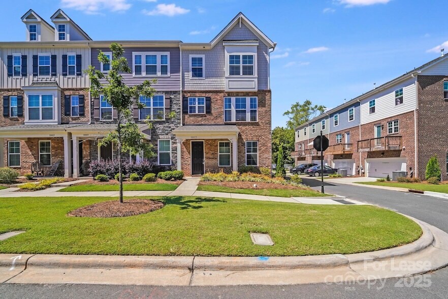 Foto principal - 10013 Hemingway Pl