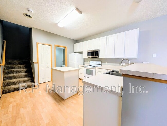 Building Photo - 17832 96th Ave N