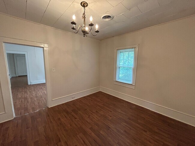 Building Photo - Heart of Historic Home
