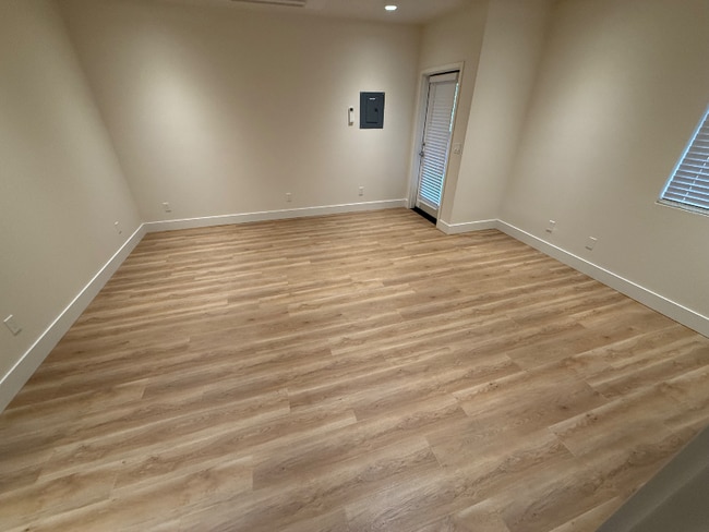 Building Photo - 849 Spring St