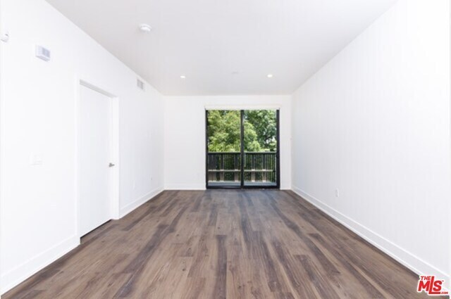 Building Photo - 129 S Kings Rd