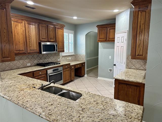 Building Photo - 2305 Falls View Dr